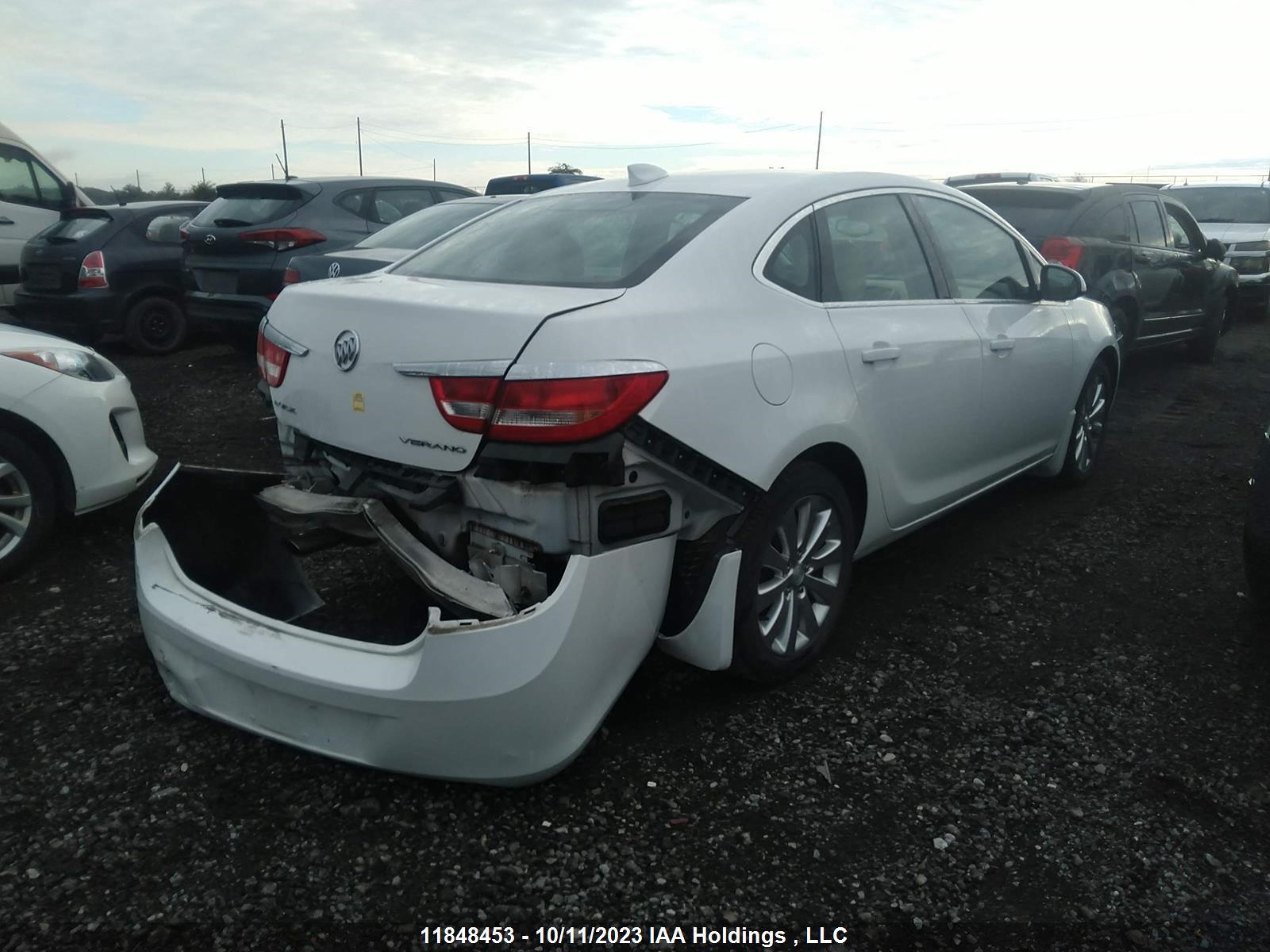 Photo 3 VIN: 1G4PP5SK4H4114217 - BUICK VERANO 