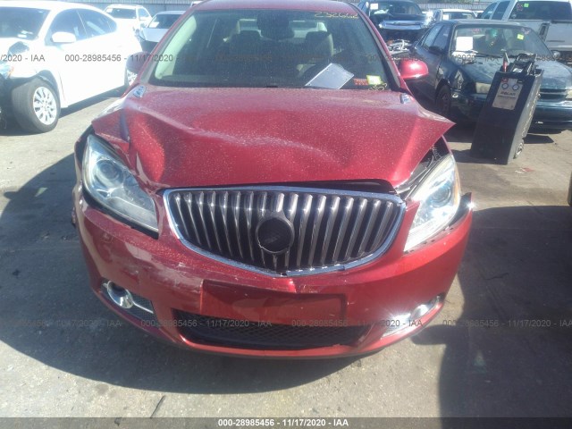 Photo 5 VIN: 1G4PP5SK5C4215453 - BUICK VERANO 