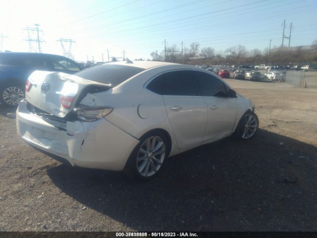 Photo 3 VIN: 1G4PP5SK5C4218630 - BUICK VERANO 