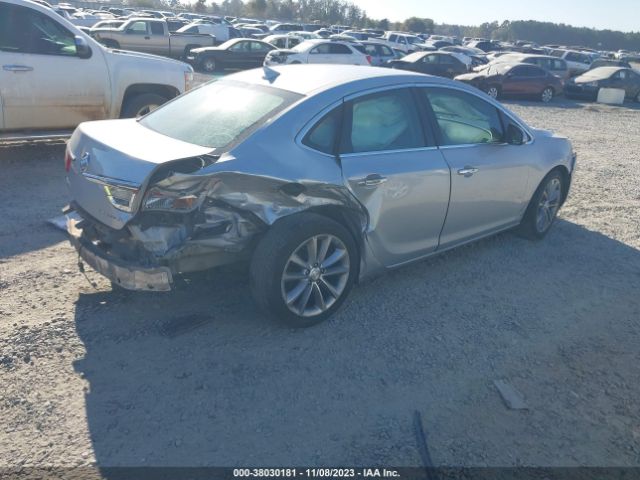 Photo 3 VIN: 1G4PP5SK5D4104693 - BUICK VERANO 