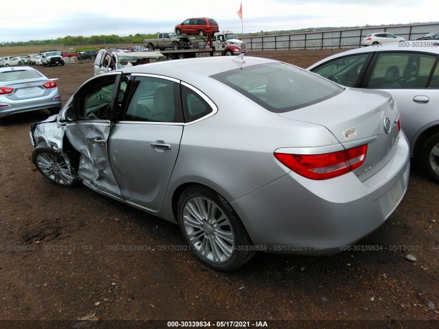 Photo 2 VIN: 1G4PP5SK5D4201084 - BUICK VERANO 