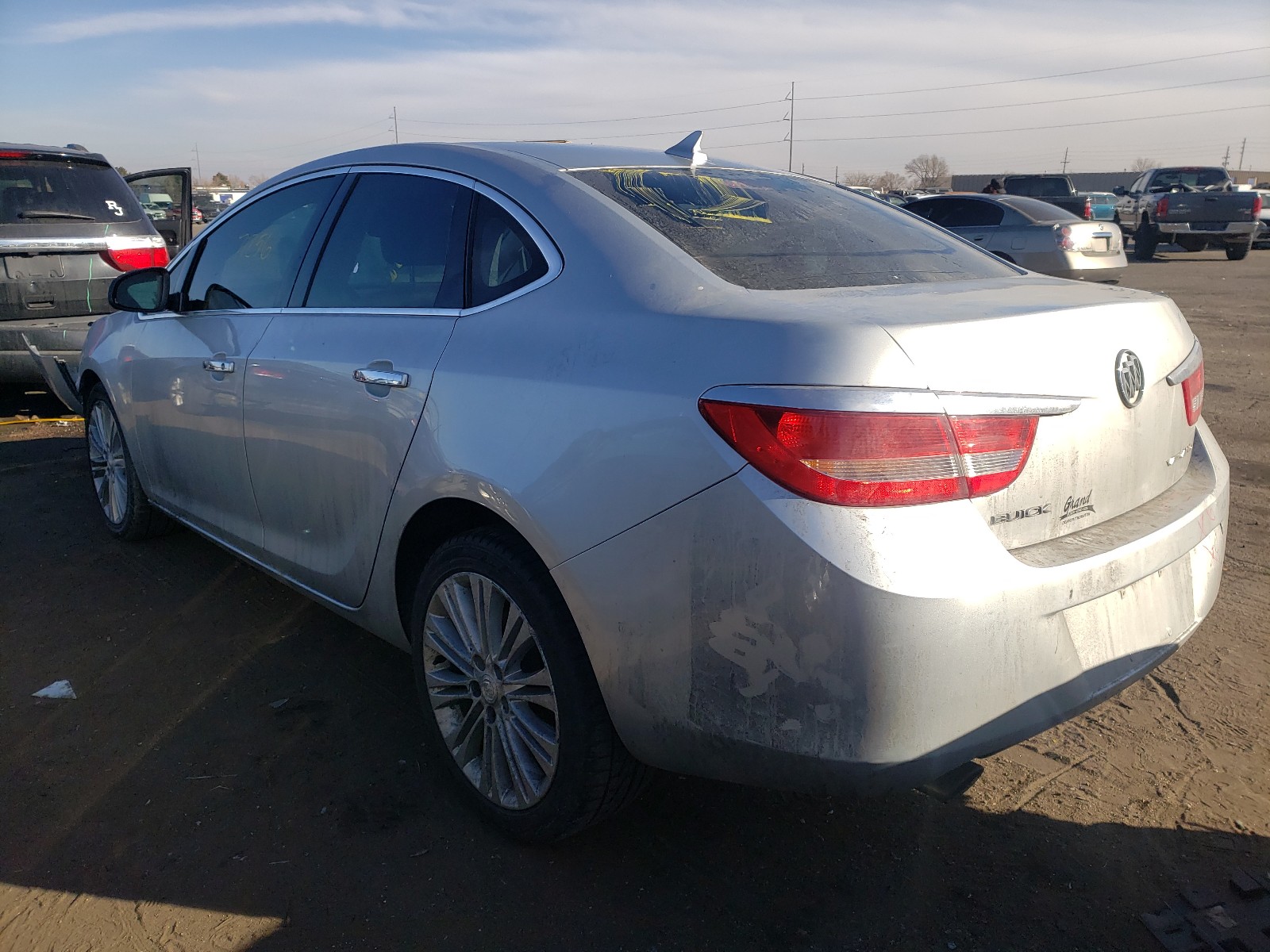 Photo 2 VIN: 1G4PP5SK5E4124704 - BUICK VERANO 