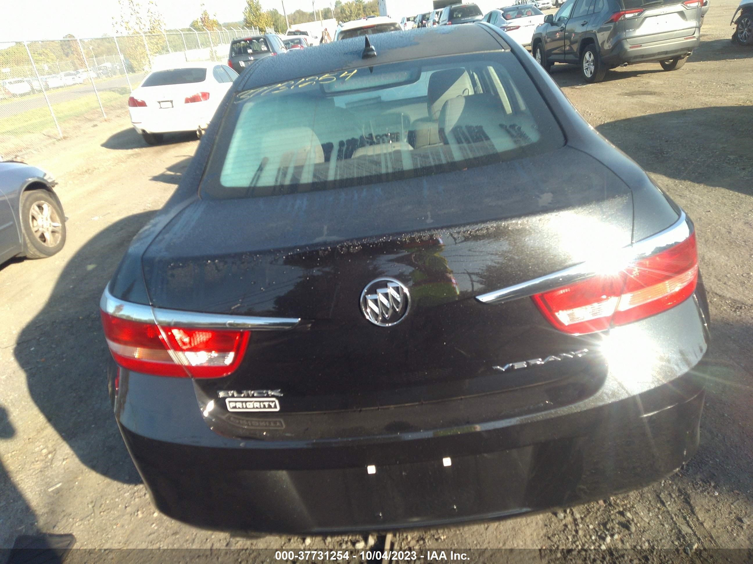 Photo 15 VIN: 1G4PP5SK5E4158383 - BUICK VERANO 