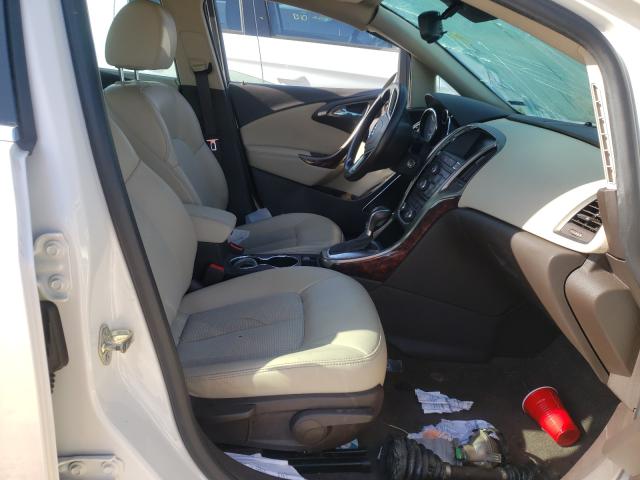 Photo 4 VIN: 1G4PP5SK5E4178875 - BUICK VERANO 