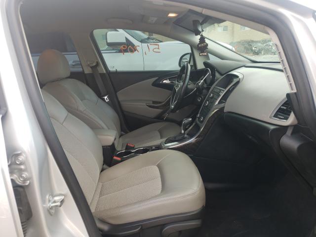 Photo 4 VIN: 1G4PP5SK5F4202674 - BUICK VERANO 