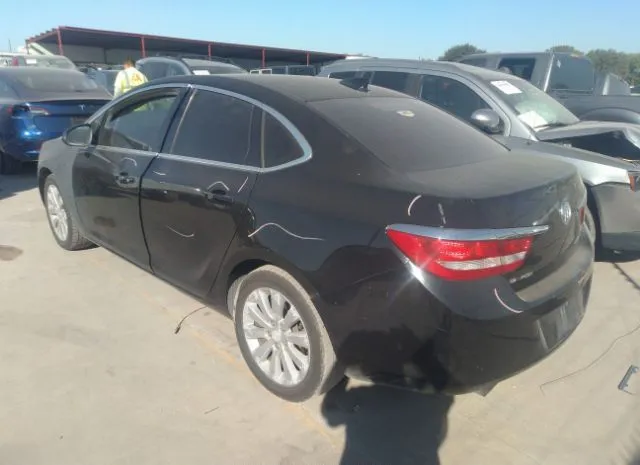 Photo 2 VIN: 1G4PP5SK5G4135933 - BUICK VERANO 