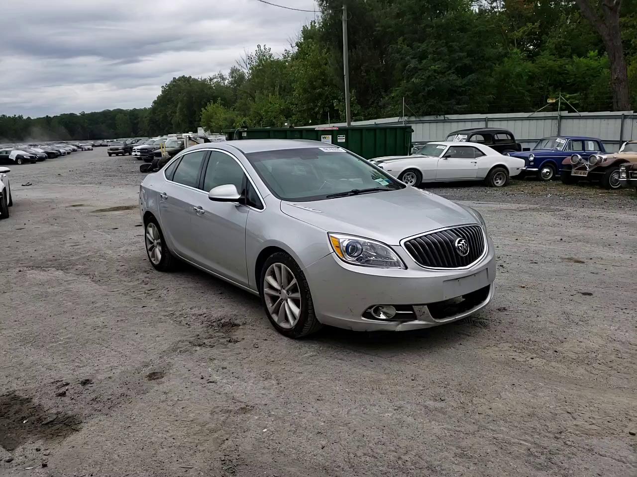 Photo 10 VIN: 1G4PP5SK6C4130489 - BUICK VERANO 