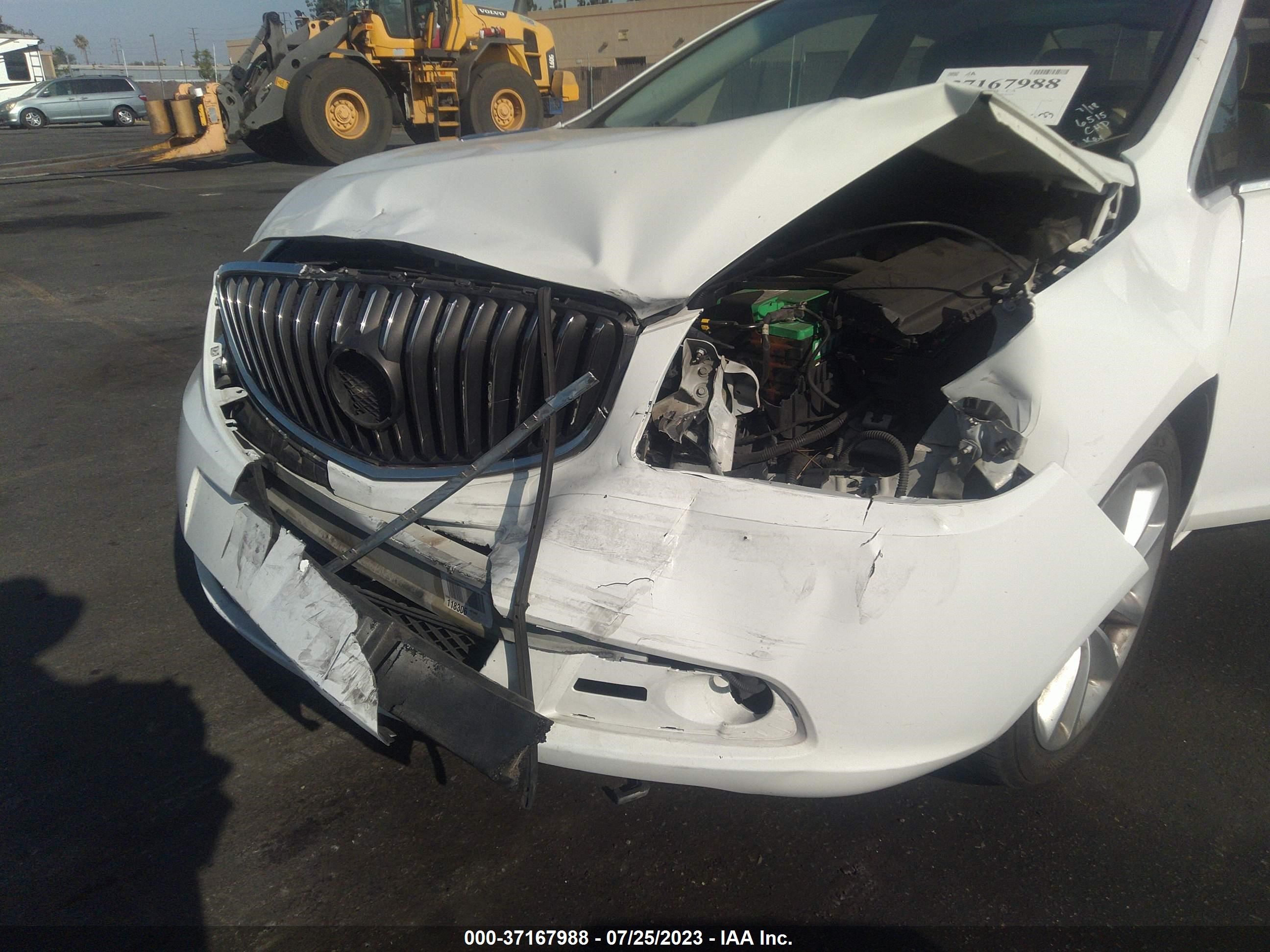 Photo 5 VIN: 1G4PP5SK6C4216515 - BUICK VERANO 