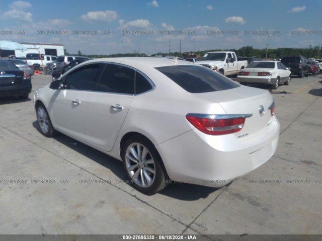 Photo 2 VIN: 1G4PP5SK6D4105464 - BUICK VERANO 