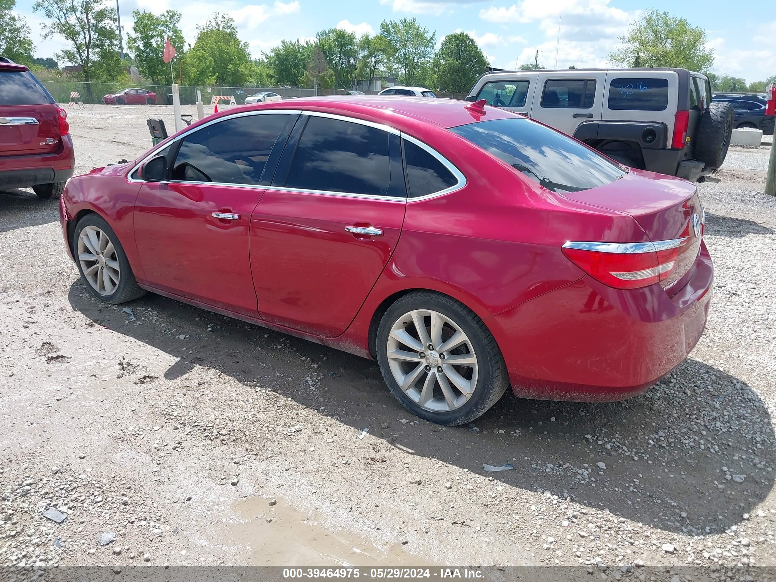 Photo 2 VIN: 1G4PP5SK6D4146838 - BUICK VERANO 