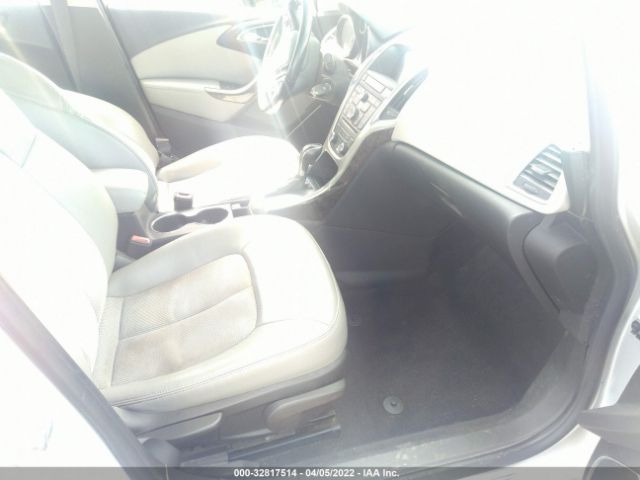 Photo 4 VIN: 1G4PP5SK6D4156401 - BUICK VERANO 