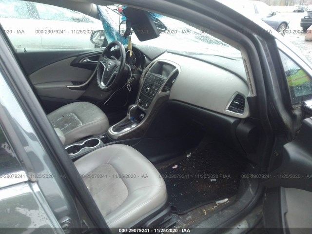 Photo 4 VIN: 1G4PP5SK6D4222073 - BUICK VERANO 