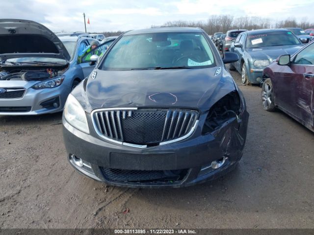 Photo 5 VIN: 1G4PP5SK6D4227659 - BUICK VERANO 