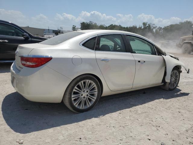 Photo 2 VIN: 1G4PP5SK6E4167643 - BUICK VERANO 