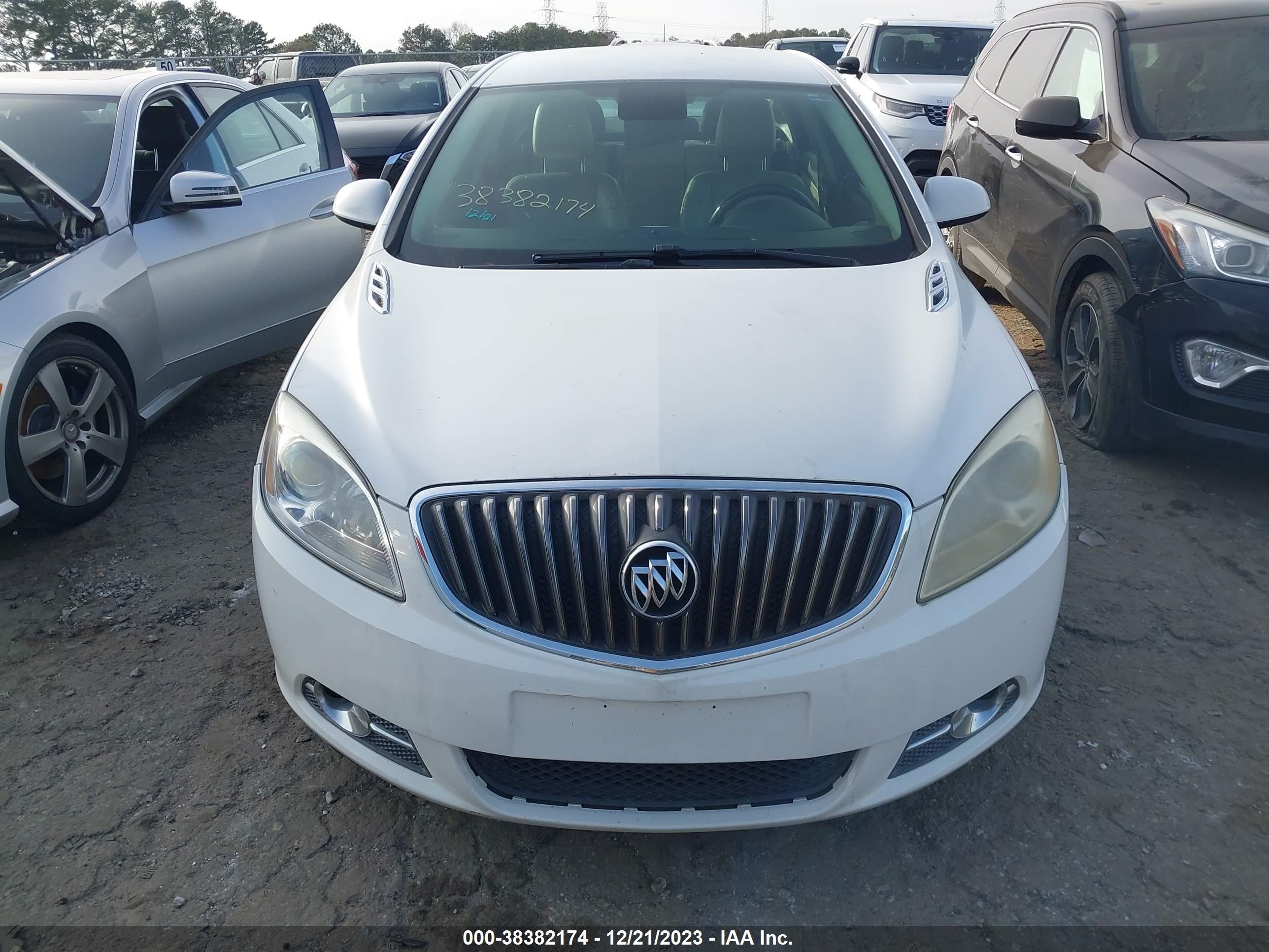 Photo 5 VIN: 1G4PP5SK6E4196172 - BUICK VERANO 