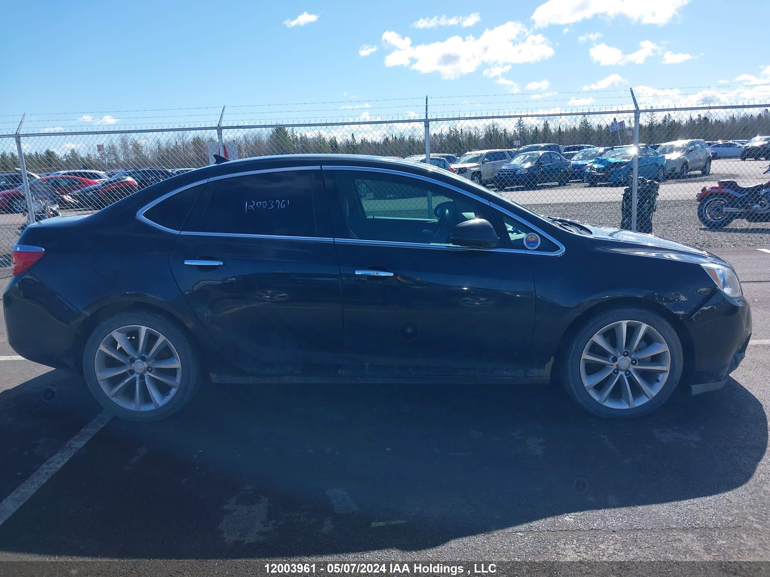 Photo 12 VIN: 1G4PP5SK6E4231857 - BUICK VERANO 