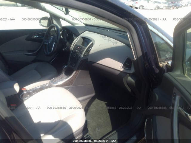 Photo 4 VIN: 1G4PP5SK6F4192107 - BUICK VERANO 