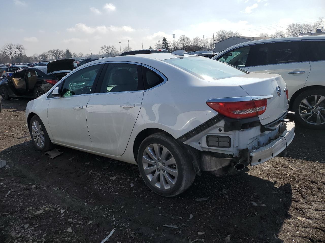 Photo 1 VIN: 1G4PP5SK6G4116520 - BUICK VERANO 