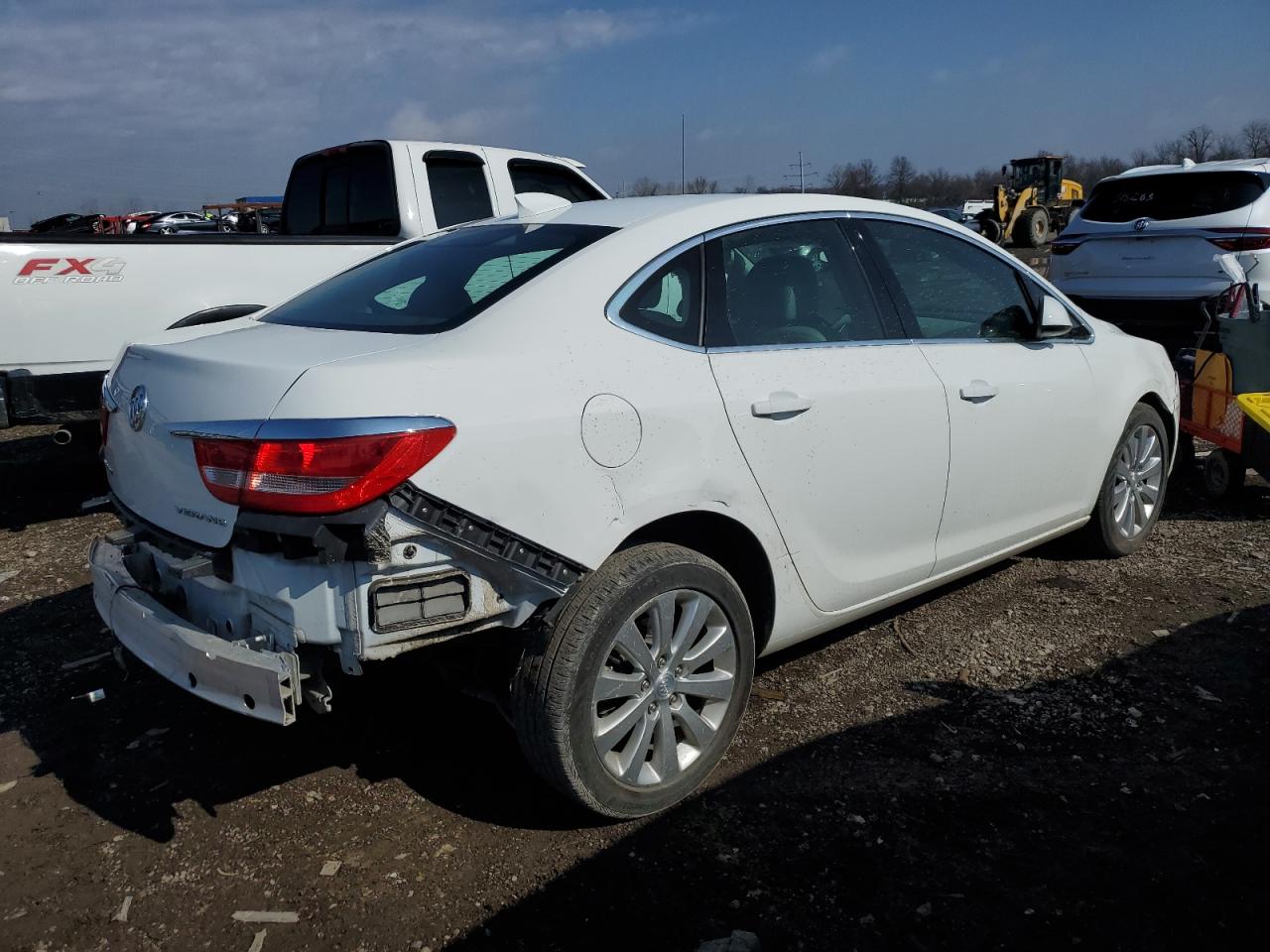 Photo 2 VIN: 1G4PP5SK6G4116520 - BUICK VERANO 