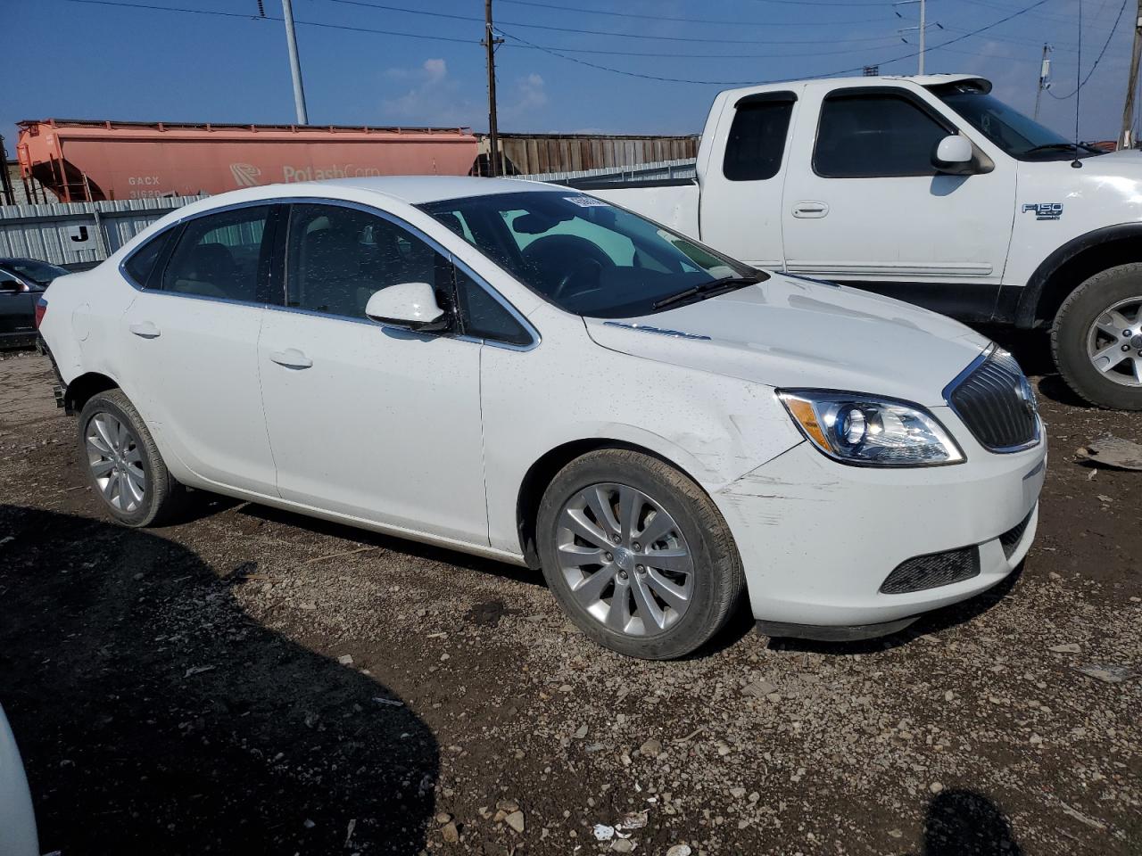 Photo 3 VIN: 1G4PP5SK6G4116520 - BUICK VERANO 