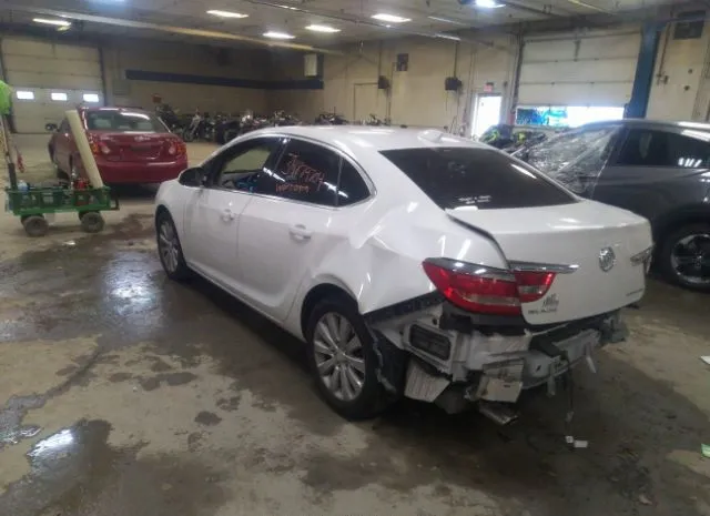 Photo 2 VIN: 1G4PP5SK6G4132166 - BUICK VERANO 