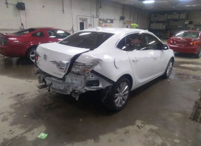 Photo 3 VIN: 1G4PP5SK6G4132166 - BUICK VERANO 