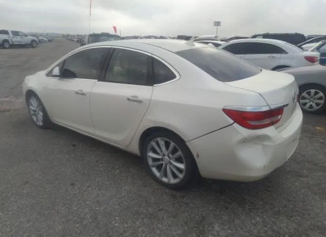 Photo 2 VIN: 1G4PP5SK7C4216829 - BUICK VERANO 