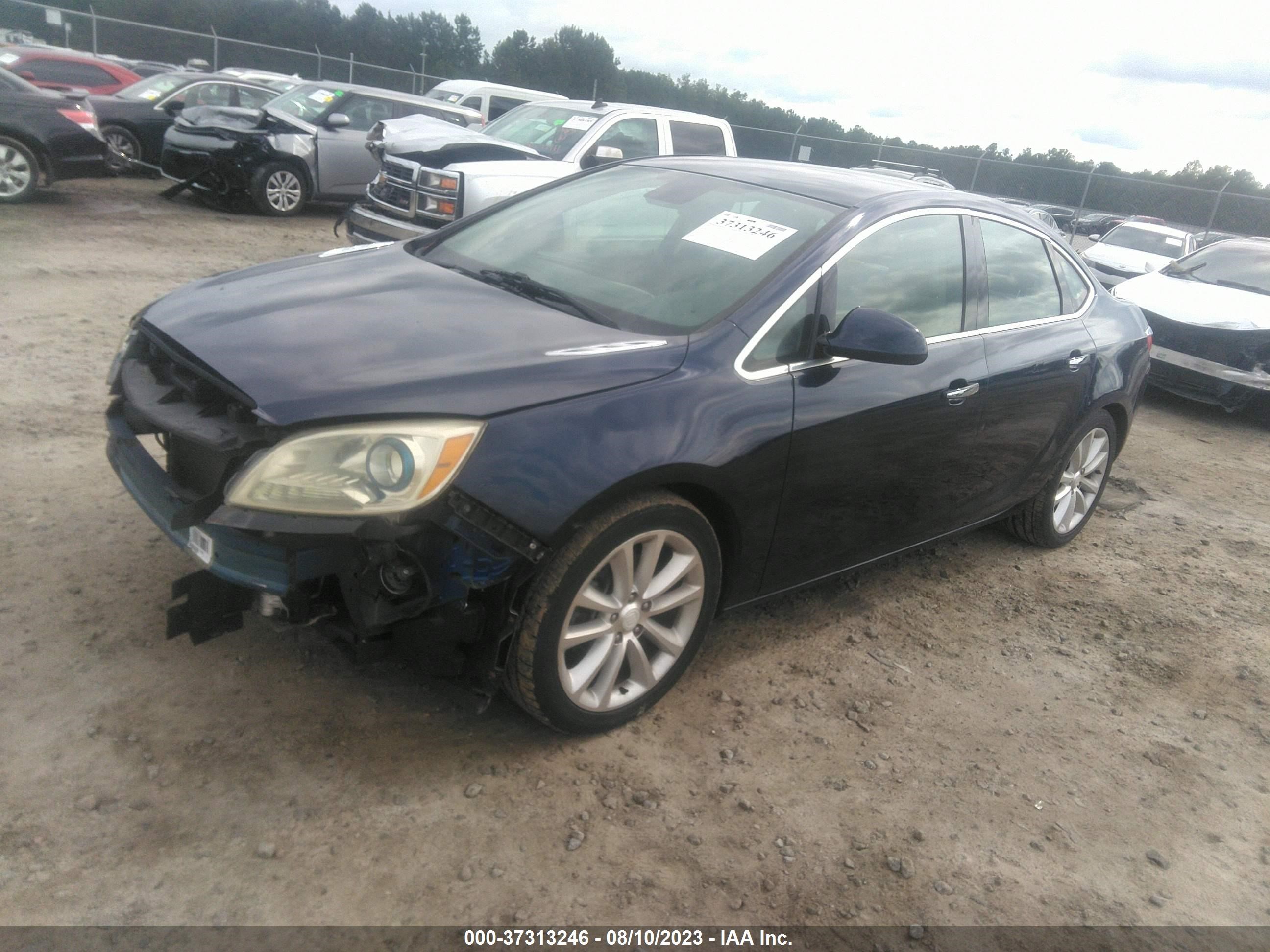 Photo 1 VIN: 1G4PP5SK7D4155693 - BUICK VERANO 