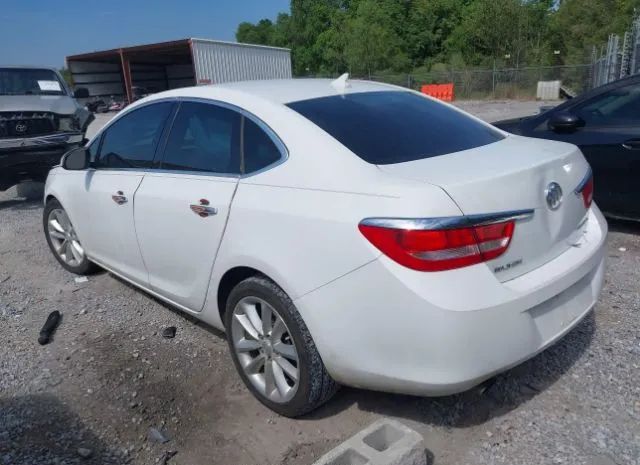 Photo 2 VIN: 1G4PP5SK7D4217397 - BUICK VERANO 