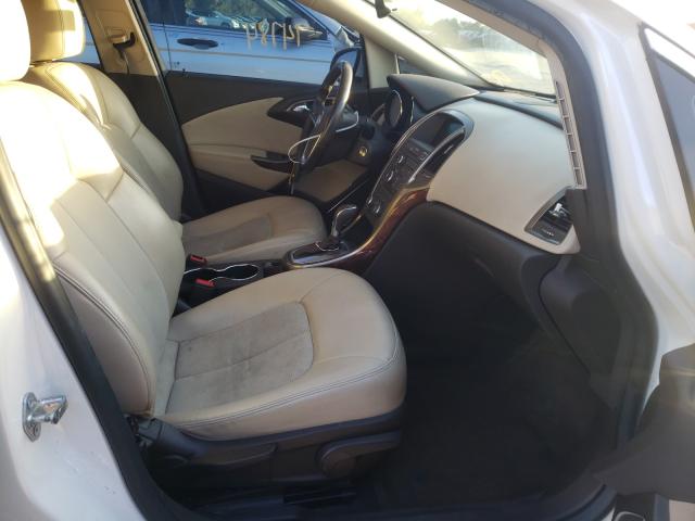 Photo 4 VIN: 1G4PP5SK7D4217979 - BUICK VERANO 