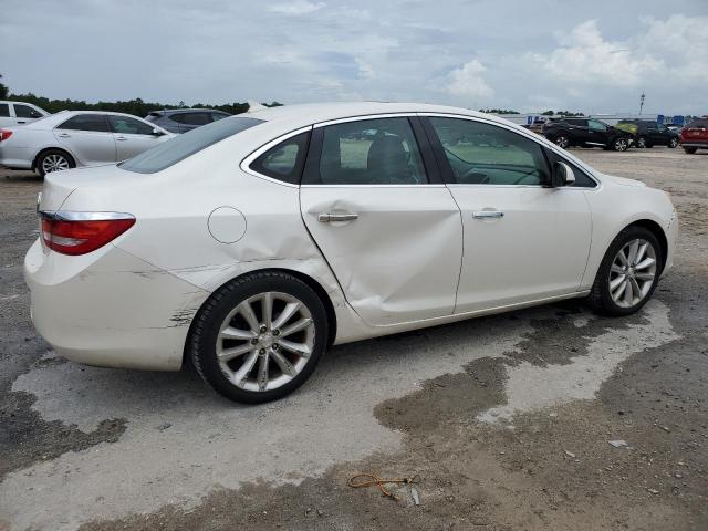 Photo 2 VIN: 1G4PP5SK7D4230716 - BUICK VERANO 