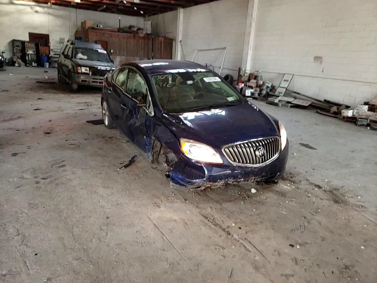 Photo 10 VIN: 1G4PP5SK7E4124056 - BUICK VERANO 