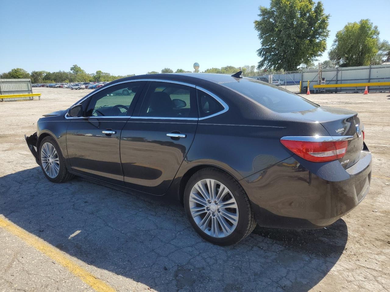 Photo 1 VIN: 1G4PP5SK7E4134327 - BUICK VERANO 