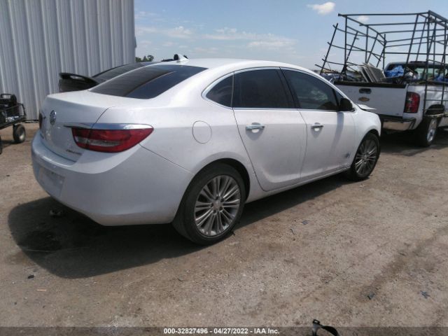 Photo 3 VIN: 1G4PP5SK7E4169594 - BUICK VERANO 