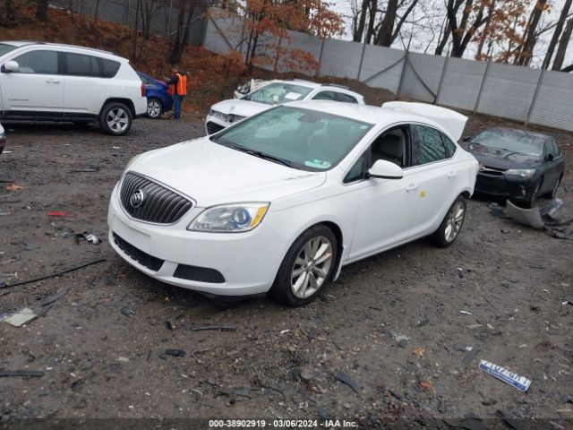 Photo 1 VIN: 1G4PP5SK7F4216771 - BUICK VERANO 