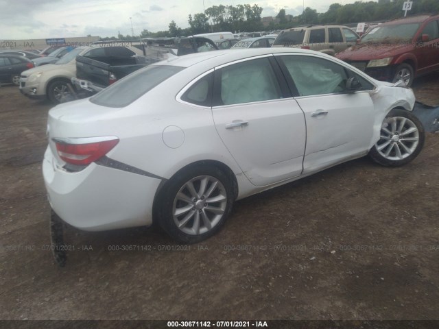 Photo 3 VIN: 1G4PP5SK8C4146421 - BUICK VERANO 