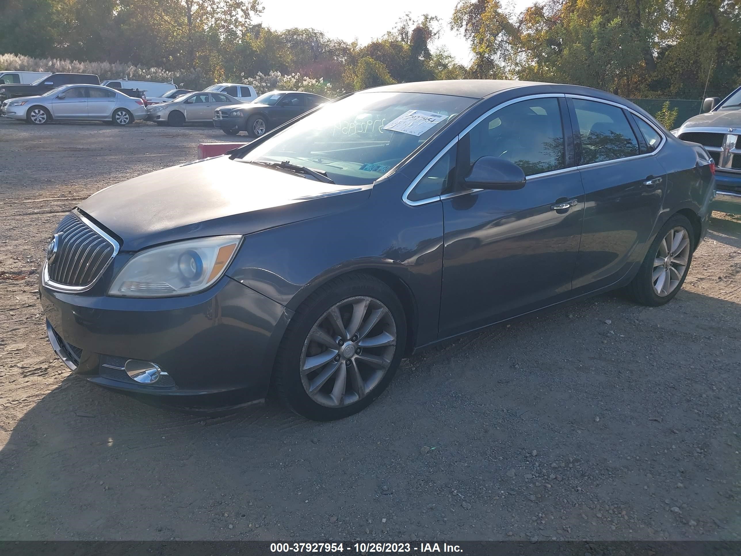 Photo 1 VIN: 1G4PP5SK8C4165258 - BUICK VERANO 