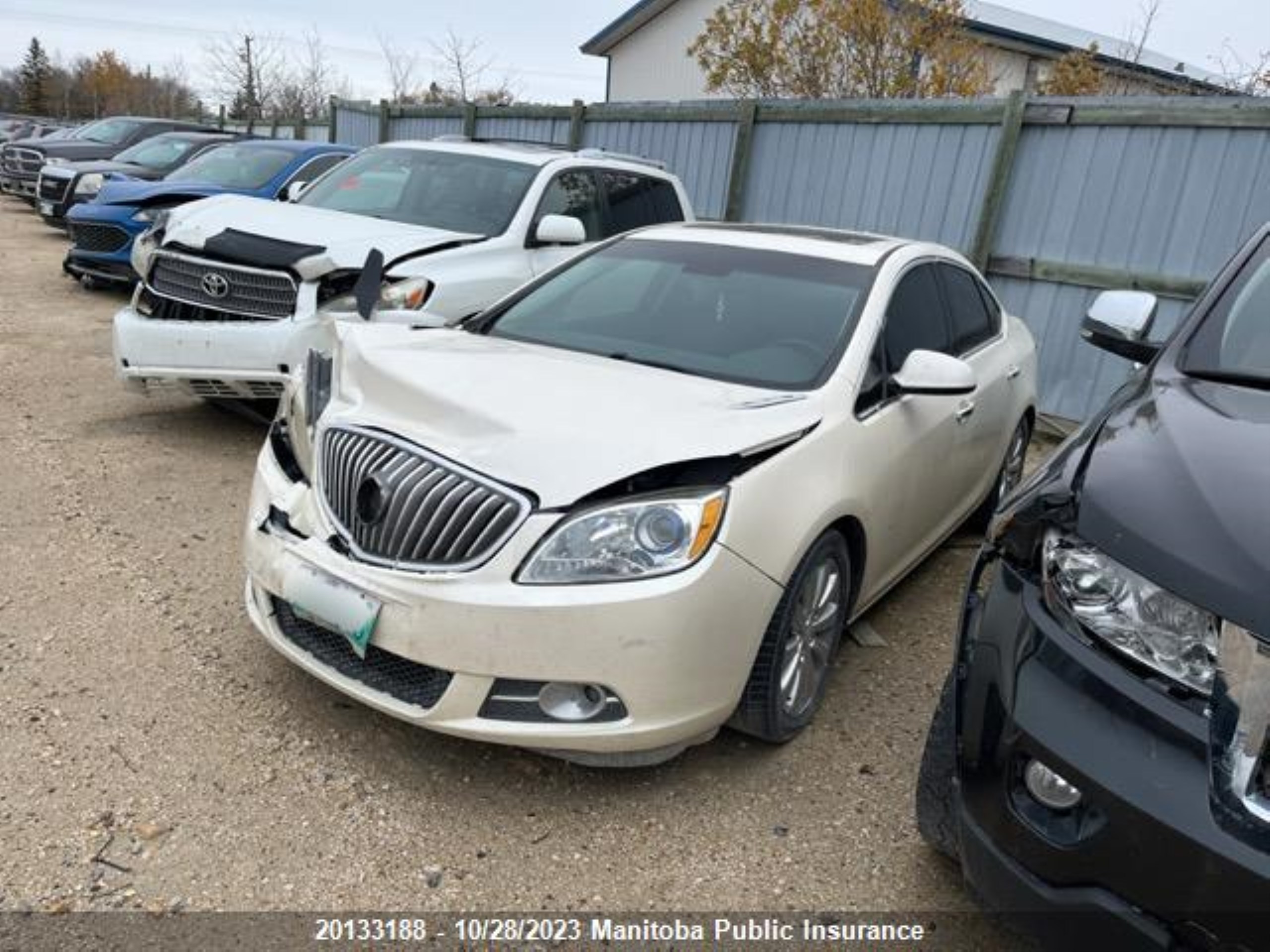 Photo 1 VIN: 1G4PP5SK8C4222493 - BUICK VERANO 