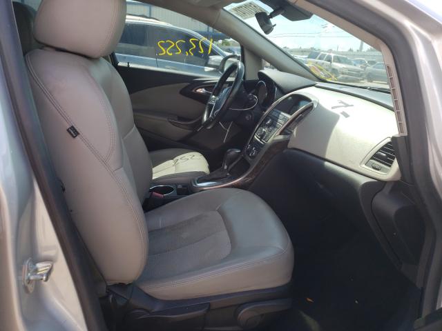 Photo 4 VIN: 1G4PP5SK8D4122153 - BUICK VERANO 