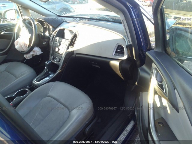 Photo 4 VIN: 1G4PP5SK8D4140281 - BUICK VERANO 