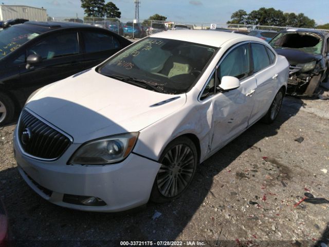 Photo 1 VIN: 1G4PP5SK8D4197872 - BUICK VERANO 