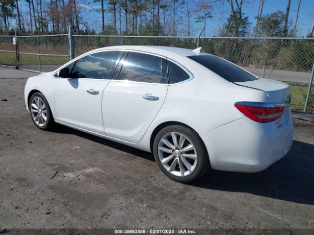 Photo 2 VIN: 1G4PP5SK8D4225802 - BUICK VERANO 