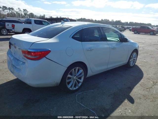 Photo 3 VIN: 1G4PP5SK8D4225802 - BUICK VERANO 