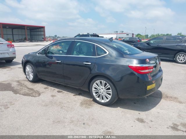 Photo 2 VIN: 1G4PP5SK8D4231633 - BUICK VERANO 