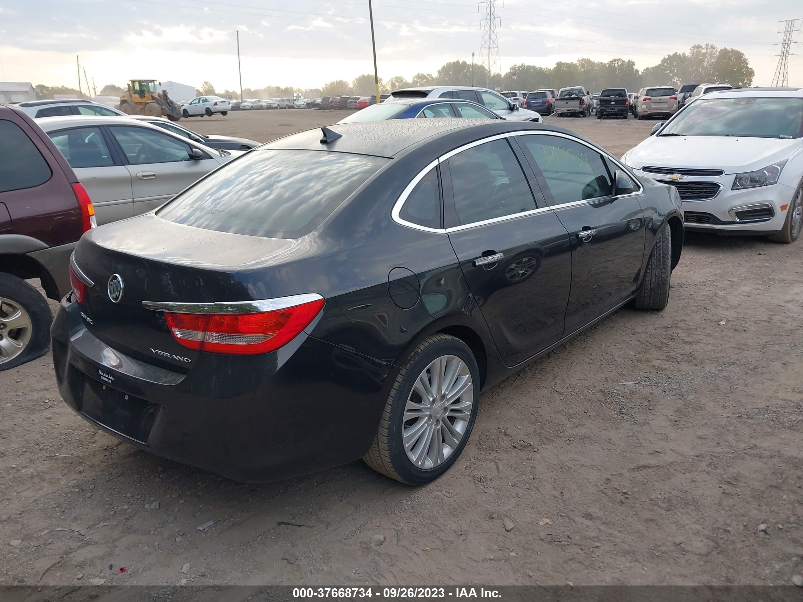 Photo 3 VIN: 1G4PP5SK8D4251350 - BUICK VERANO 