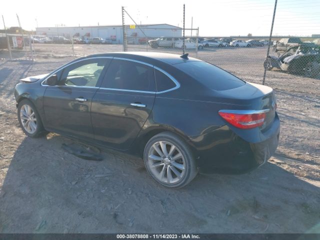 Photo 2 VIN: 1G4PP5SK8E4103815 - BUICK VERANO 