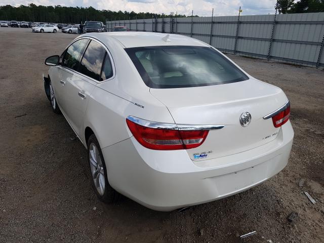 Photo 2 VIN: 1G4PP5SK8E4110568 - BUICK VERANO 