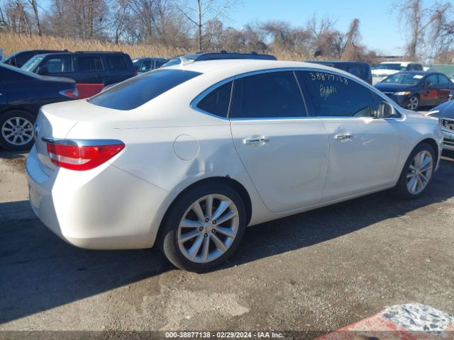 Photo 3 VIN: 1G4PP5SK8E4125877 - BUICK VERANO 