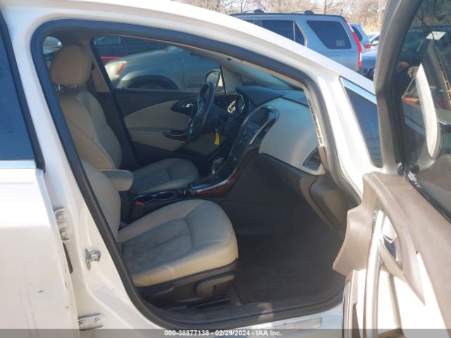 Photo 4 VIN: 1G4PP5SK8E4125877 - BUICK VERANO 