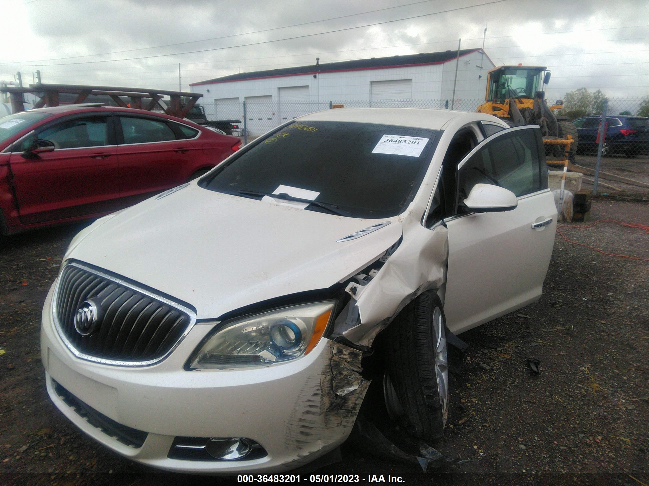 Photo 1 VIN: 1G4PP5SK8E4229527 - BUICK VERANO 